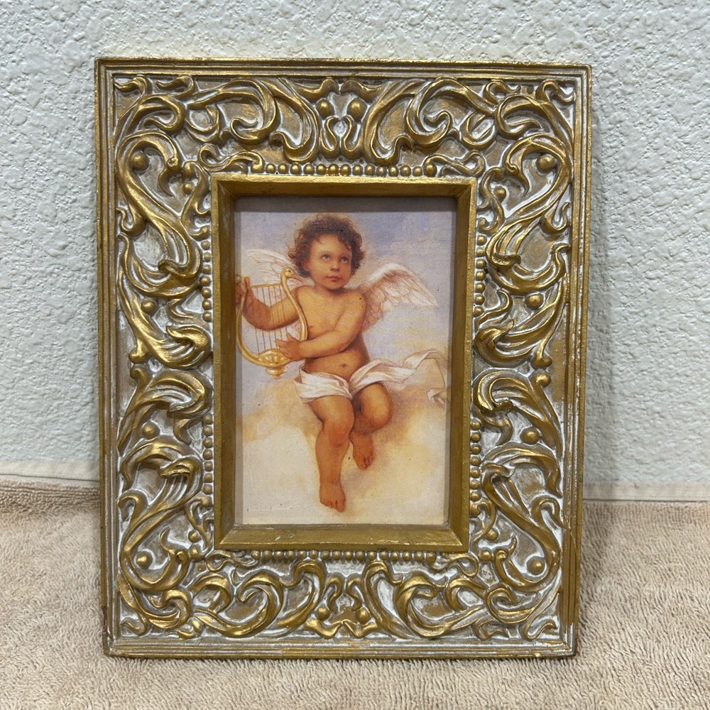Vintage Picture of Cherubs Angle in Gold Etched 4.75” x 5” Picture Frame